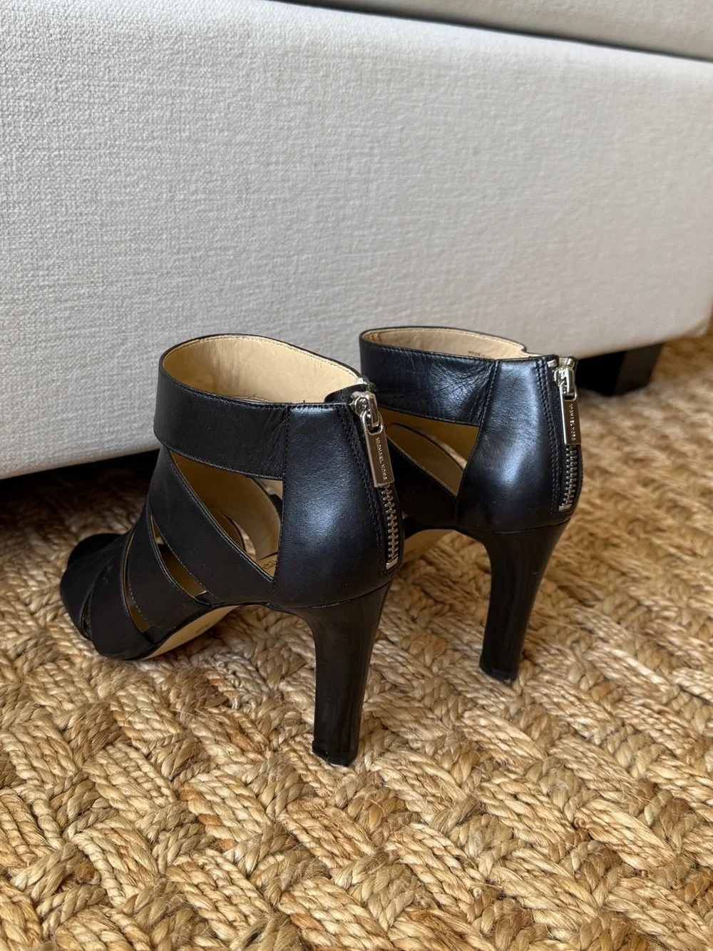 Michael Kors Black Leather Strappy Sandal Heels 7M / 37M